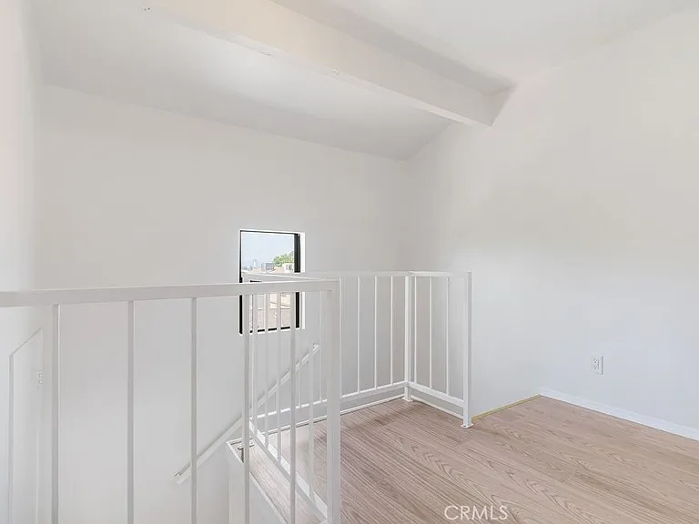 1129 Linden Ave #1 — Photo 24