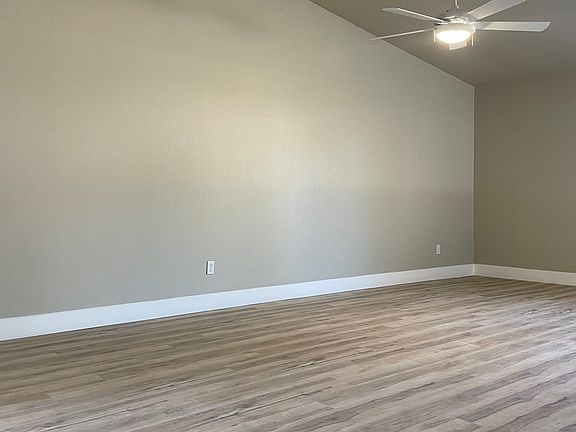 5th image of 2617 Lincoln Oak Ct