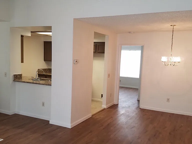 22452 Chaparral Ln — Photo 3