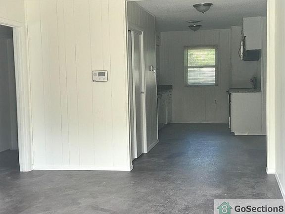 2nd image of 715 Paula Ln