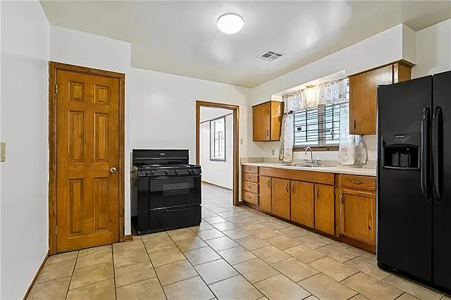 3321 Republic St — Photo 6