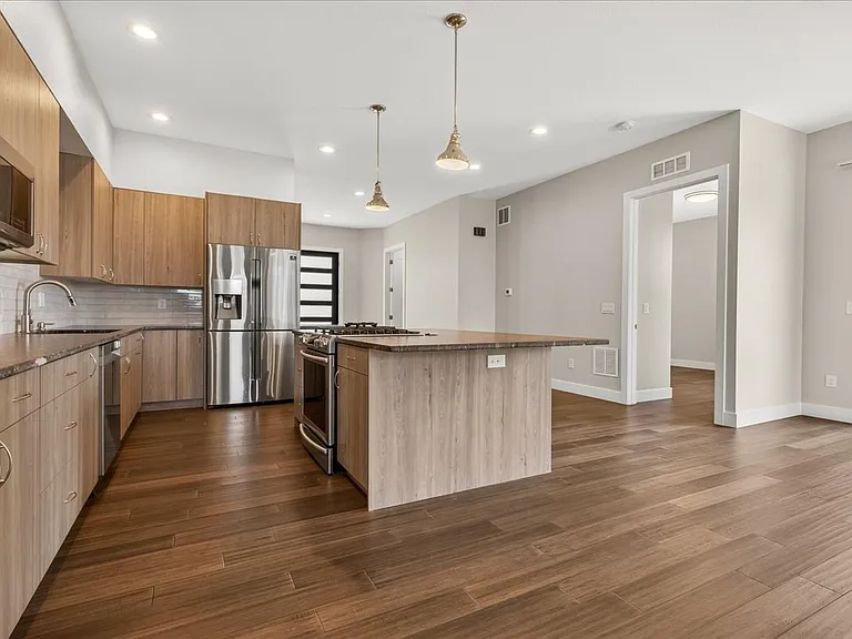1407 Rogers Ct — Photo 8
