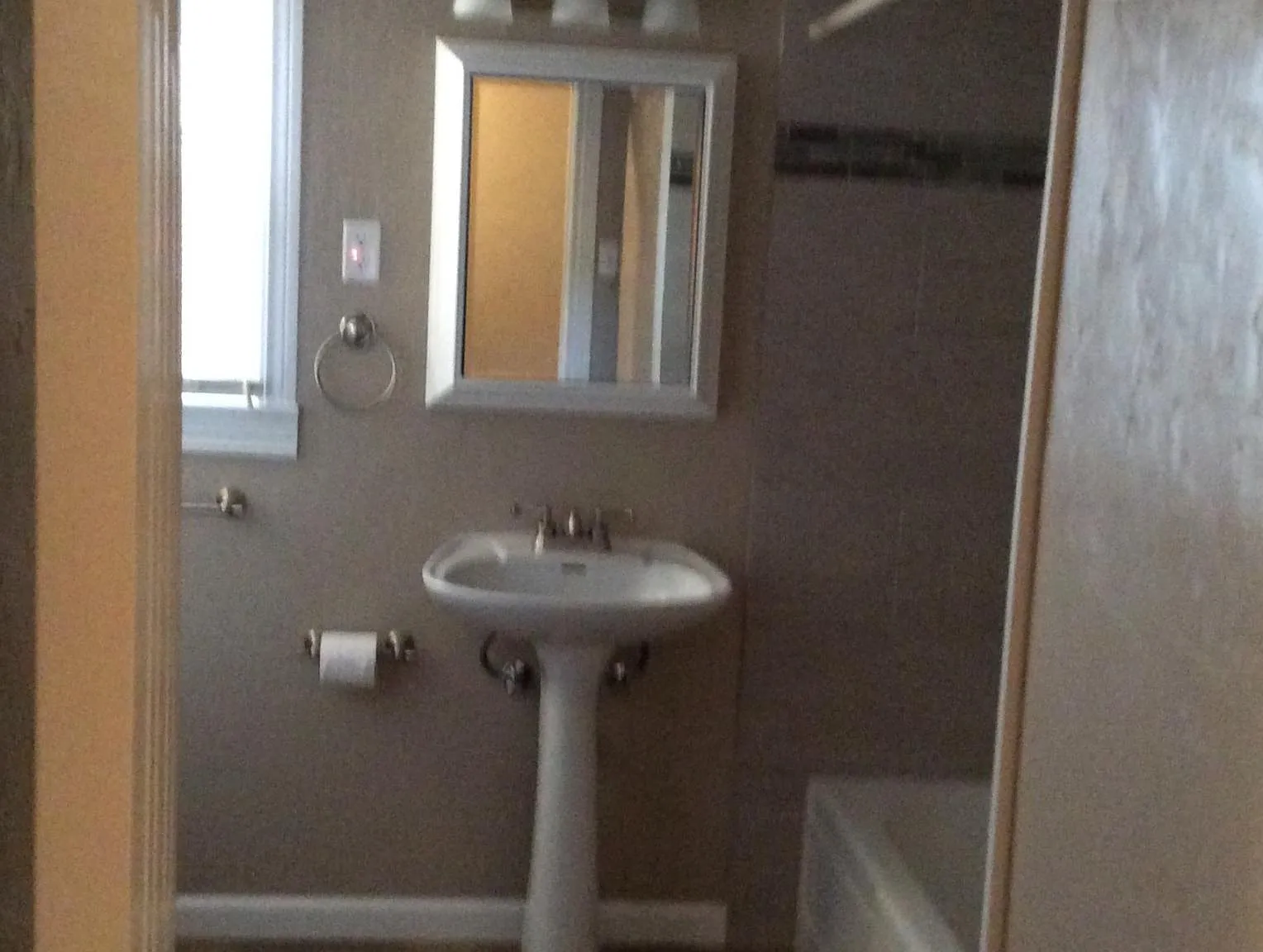 2 bed, 1172 sqft, $900 — Photo 3