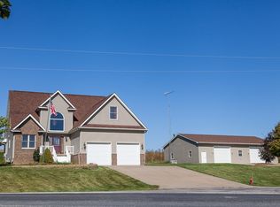 514 State St NW, Oxford, IA 52322