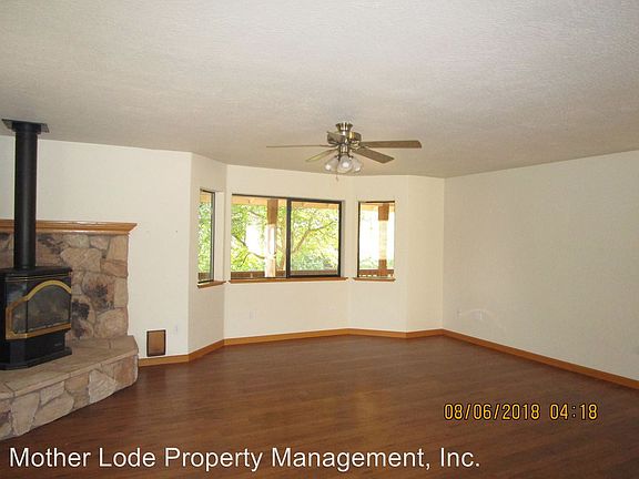 4th image of 20709 Green Acres Dr