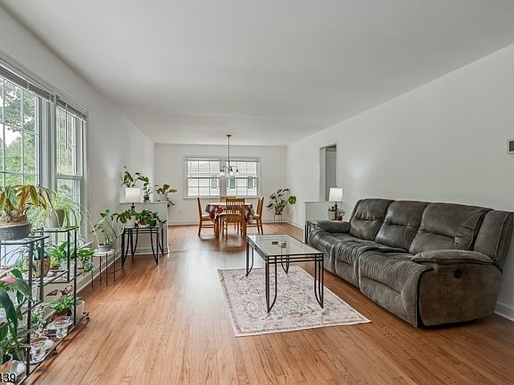 4th image of 59 Knoll Rd