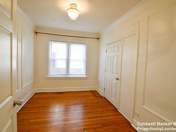 5th image of 2730 N Sayre Ave APT 1W