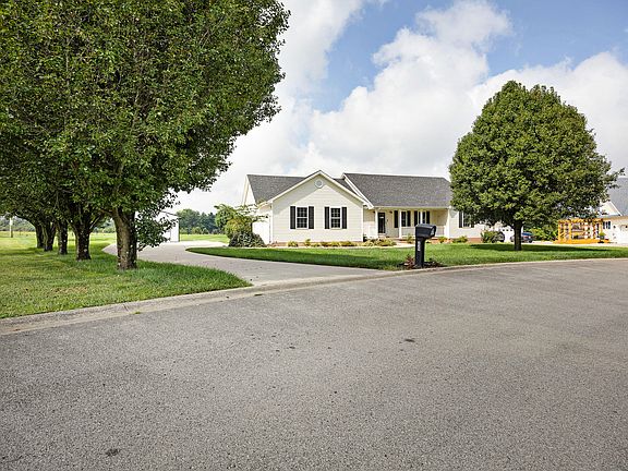 3rd image of 229 Sierra Cir