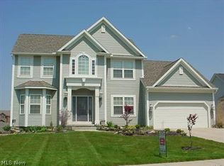 905 Lockwood Rd, Barberton, OH 44203