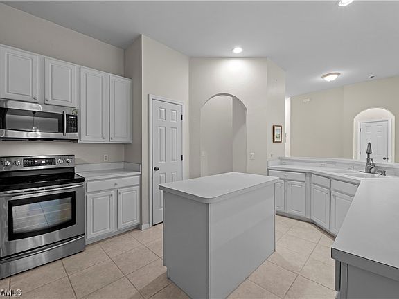 5th image of 9210 Northbrook Ct