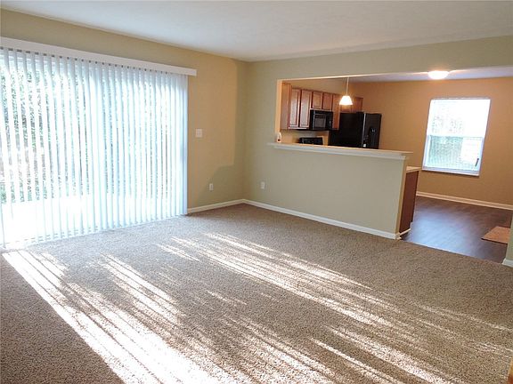 3rd image of 4645 White Lick Ct