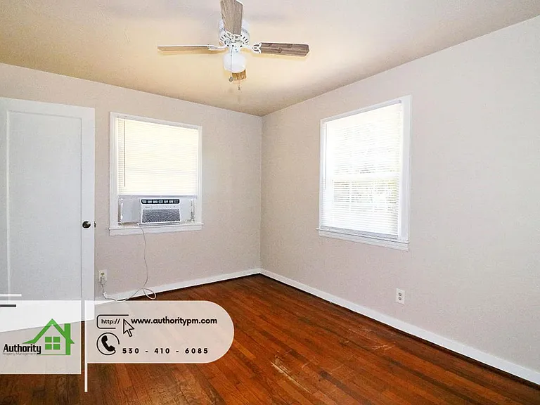 5401 Rosswood Ln — Photo 10