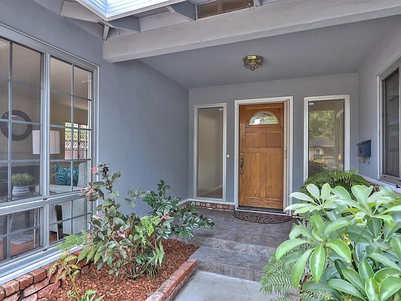 3rd image of 1522 Estelle Ave