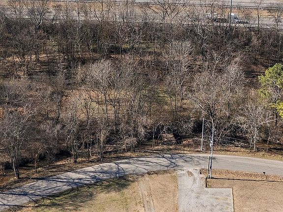 4th image of 1105 Slaters Creek Rd