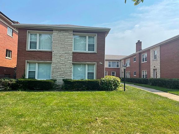 2nd image of 1311 N Harlem Ave APT 2C