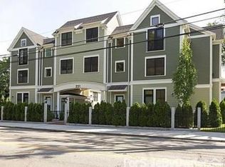 221 Beacon St APT 7, Somerville, MA 02143