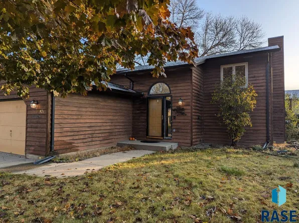 924 S Kennedy Ave, Sioux Falls, SD 57103