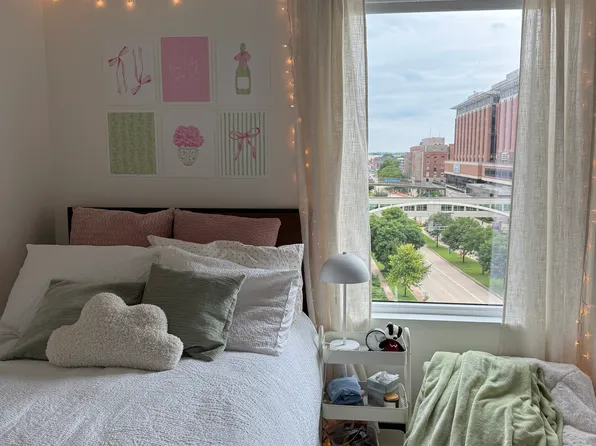 832 Regent St #703, Madison, WI 53715