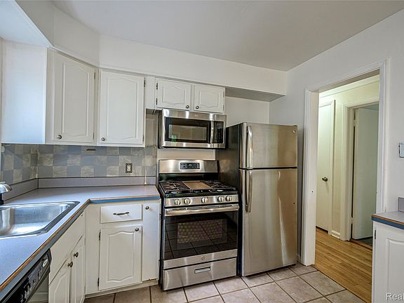4th image of 505 S Minerva Ave