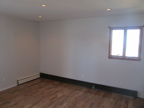 2nd image of 142 Cove St