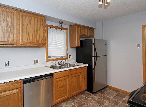 5th image of 1324 6th St E