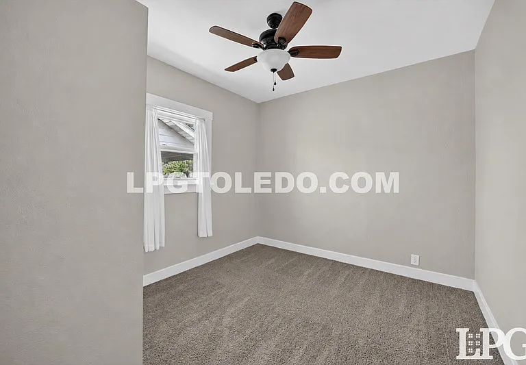 544 Woodsdale Ave — Photo 22