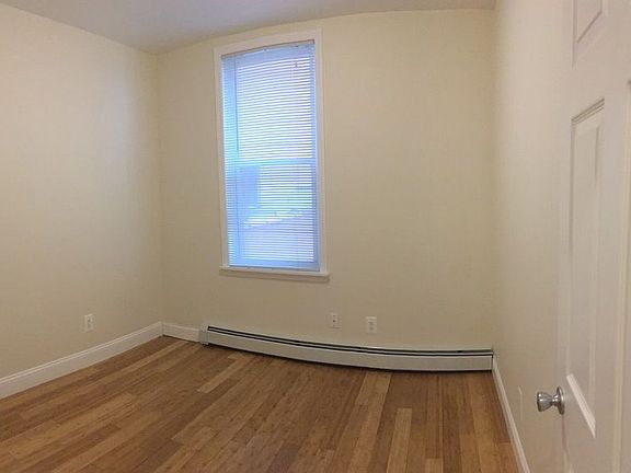 4th image of 1070 Jackson Ave APT 2