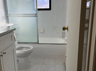 712 College Pl FLOOR 2, College Pt, NY 11356