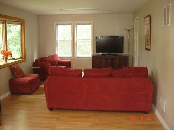 3rd image of 2101 Rossiter Pl