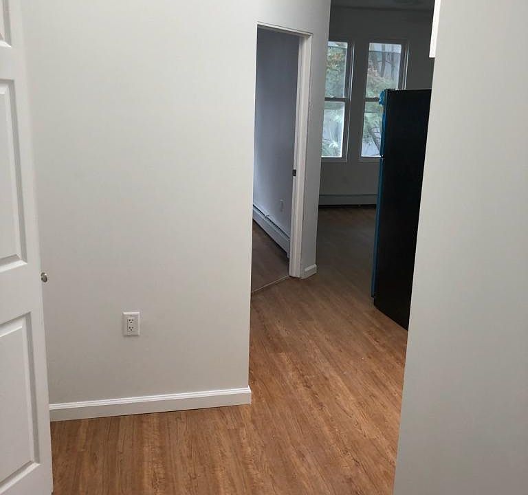 2nd image of 1301 Allerton Ave #0