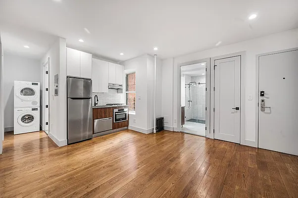 Rented by Canvas Property Group | media 14