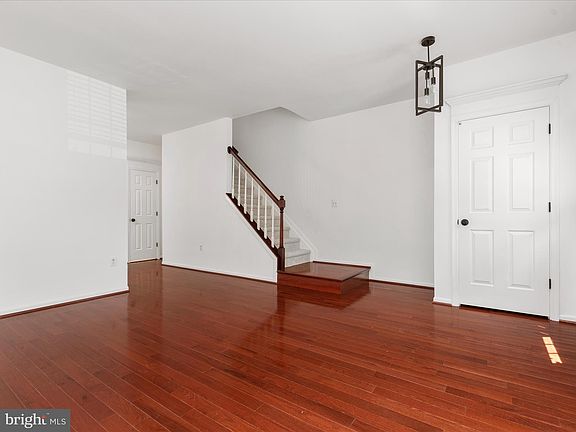 3rd image of 12140 Wedgeway Ct