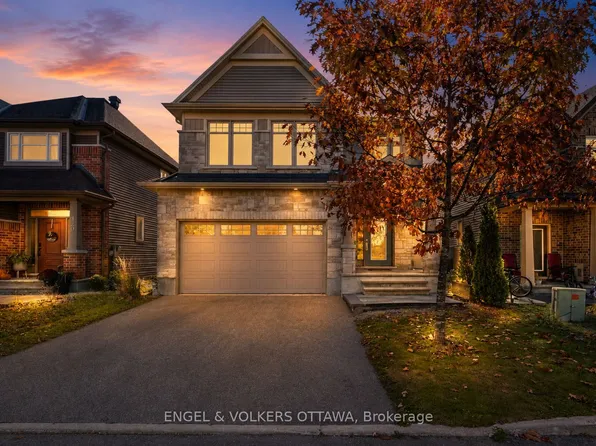 122 Helen Rapp Way, Ottawa, ON K1T 0N4