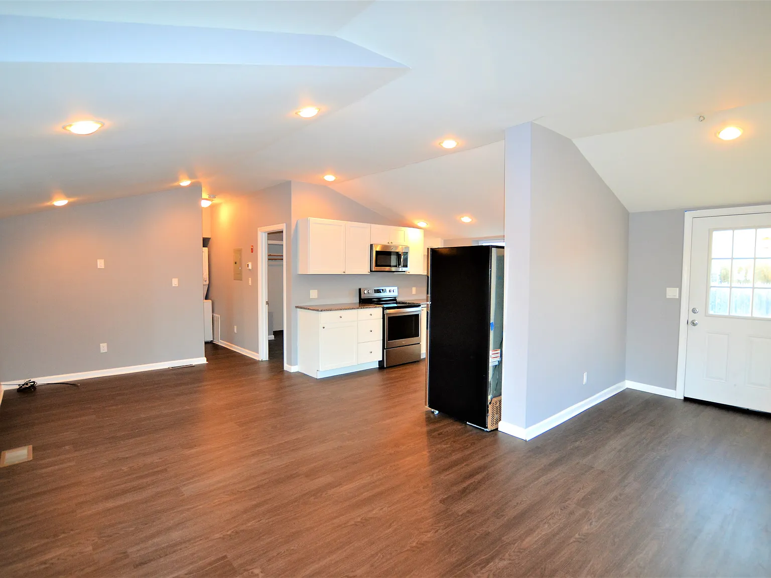 Totally Updated One-Bedroom Private Apartment Westhampton Beach — Photo 1