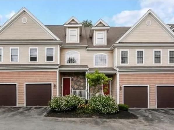 111 Regency Ln, Abington, MA 02351