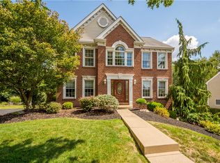 5699 Villahaven Dr, Pittsburgh, PA 15236