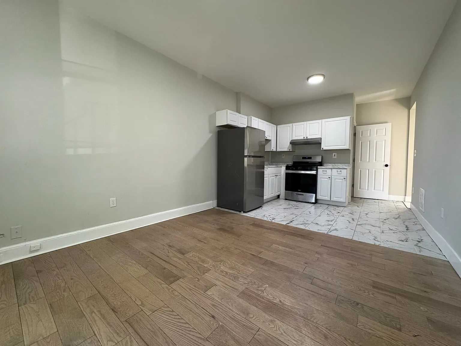 3 bed, 1200 sqft, $1,845 — Photo 1