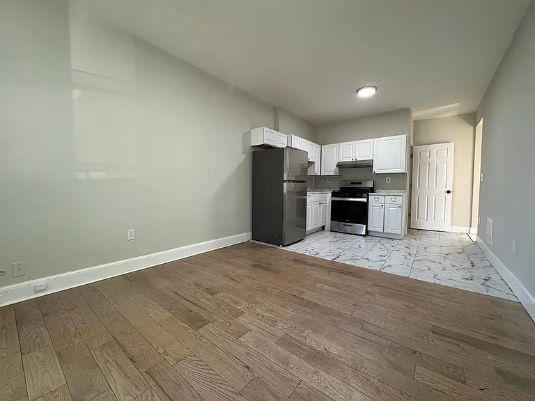 207 Goodrich St #A1 — Photo 1