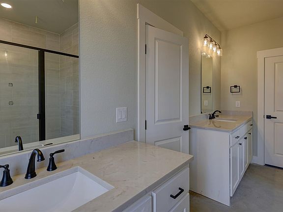 3rd image of 101 Stillmeadow Way