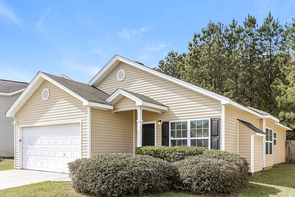 3 bed, 2.0 bath, 1283 sqft, $2,260 — Photo 3