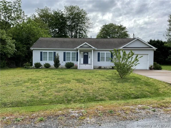 34 Purcell Dr, Kilmarnock, VA 22482