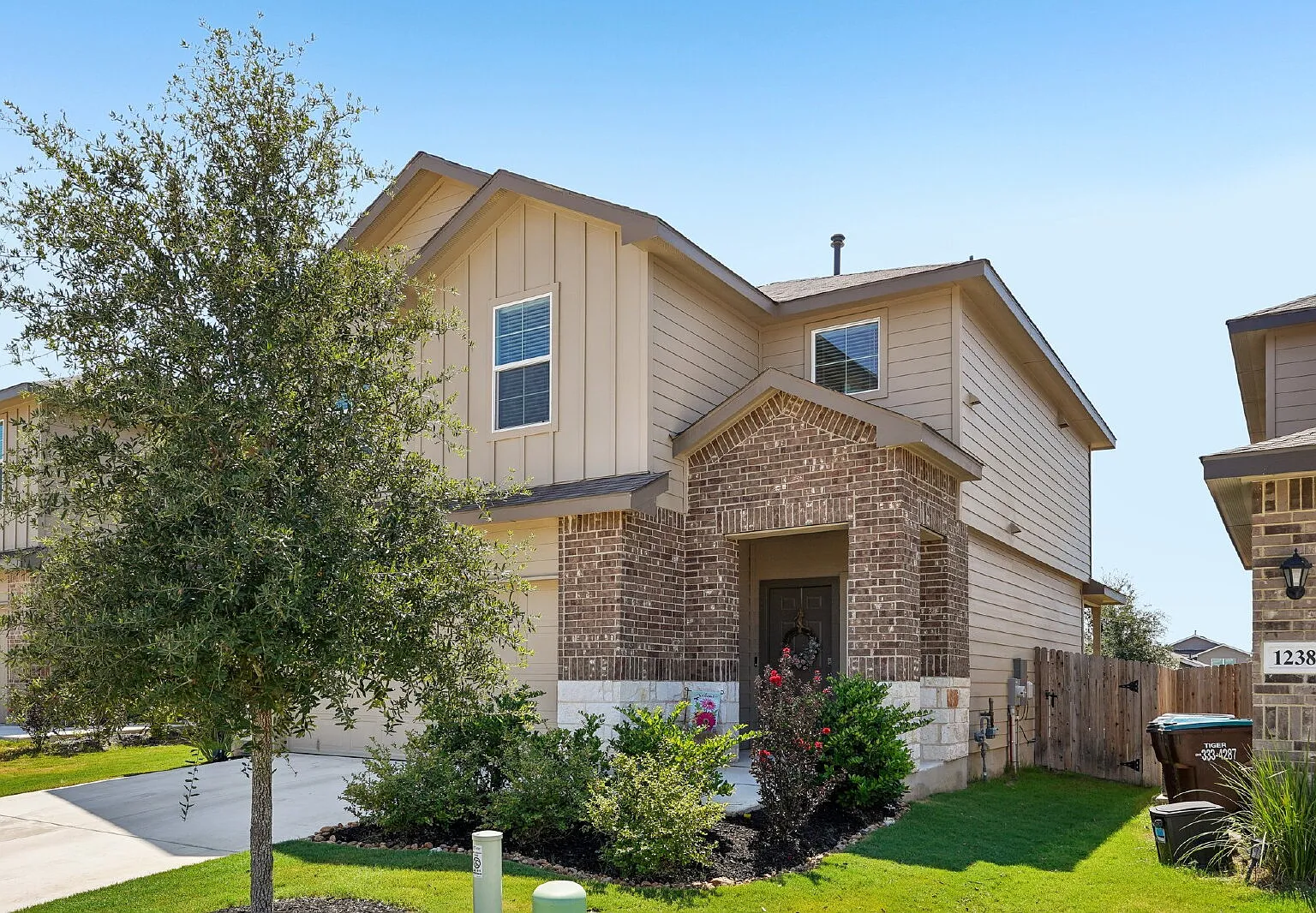 3 bed, 2.5 bath, 1684 sqft, $1,850 — Photo 3