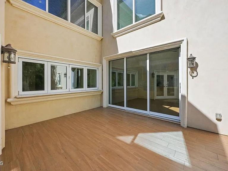 3263 New York Dr — Photo 62
