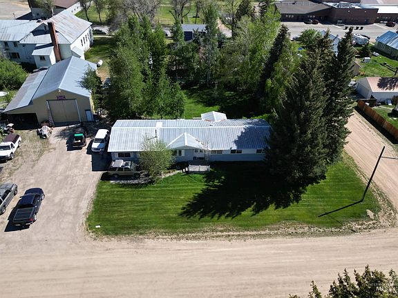 2nd image of 206 E Alturas Ave