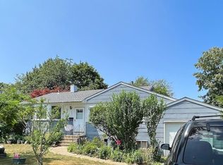 107 Juniper St, Central Islip, NY 11722