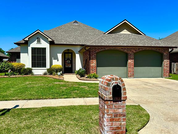 3rd image of 204 Bluebonnet Dr
