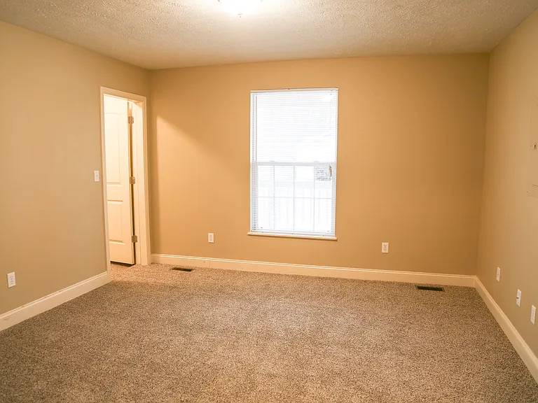 Unit B - bedroom 3