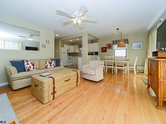 3rd image of 3218 Central Ave #1