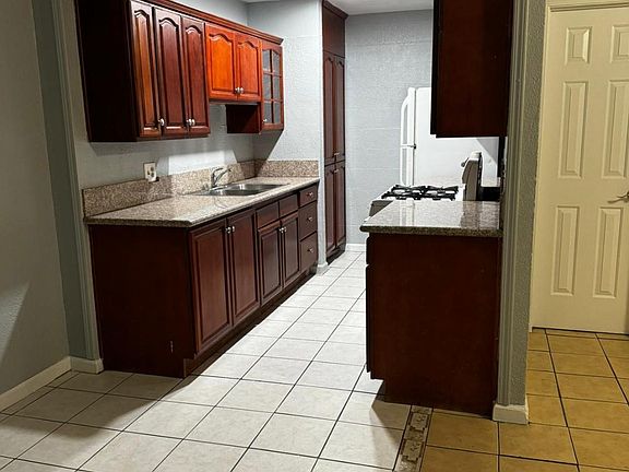 2nd image of 3419 Villa Knolls South Dr