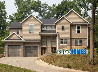 304 McClellan Blvd #BD, Davenport, IA 52803